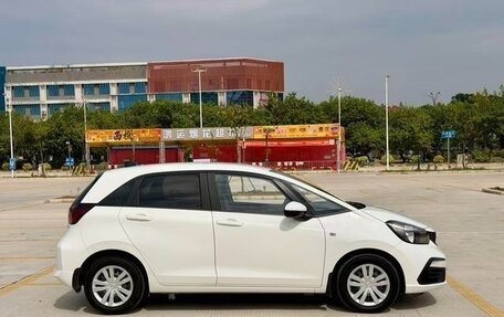 Honda Fit, 2022 год, 1 050 000 рублей, 5 фотография