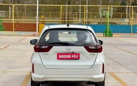 Honda Fit, 2022 год, 1 050 000 рублей, 7 фотография