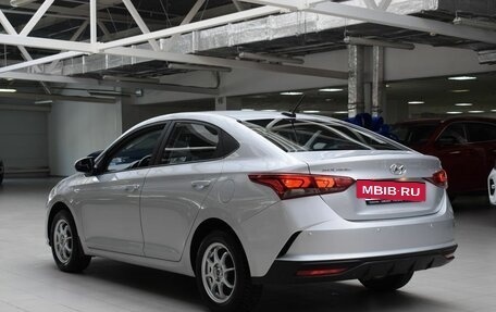 Hyundai Solaris II рестайлинг, 2015 год, 890 000 рублей, 5 фотография