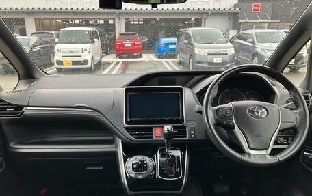 Toyota Esquire I, 2021 год, 2 370 000 рублей, 10 фотография