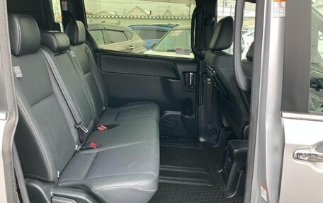 Toyota Esquire I, 2021 год, 2 370 000 рублей, 21 фотография