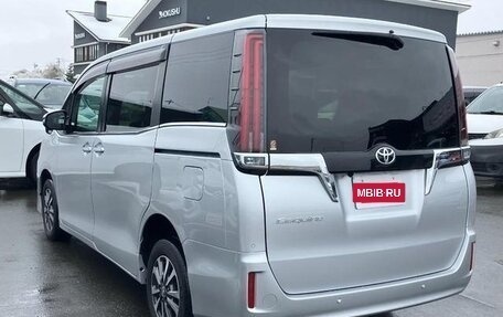 Toyota Esquire I, 2021 год, 2 370 000 рублей, 9 фотография