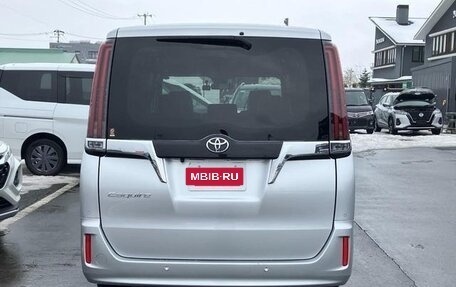 Toyota Esquire I, 2021 год, 2 370 000 рублей, 6 фотография