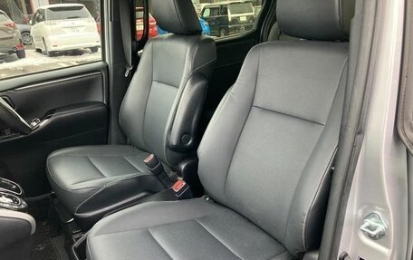 Toyota Esquire I, 2021 год, 2 370 000 рублей, 20 фотография