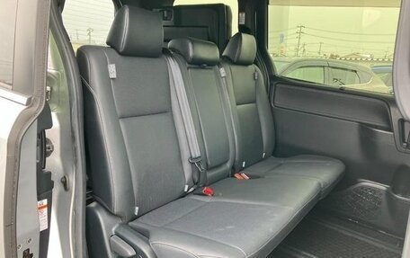 Toyota Esquire I, 2021 год, 2 370 000 рублей, 22 фотография