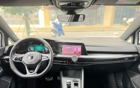 Volkswagen Golf VIII, 2023 год, 1 870 333 рублей, 11 фотография