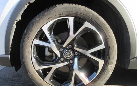 Toyota C-HR I рестайлинг, 2022 год, 2 150 000 рублей, 4 фотография