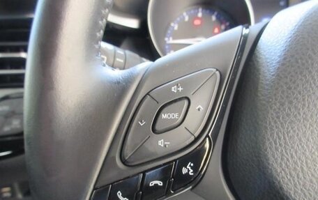 Toyota C-HR I рестайлинг, 2022 год, 2 150 000 рублей, 8 фотография