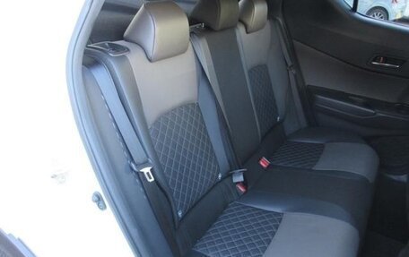 Toyota C-HR I рестайлинг, 2022 год, 2 150 000 рублей, 17 фотография