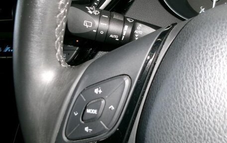 Toyota C-HR I рестайлинг, 2017 год, 1 500 000 рублей, 14 фотография