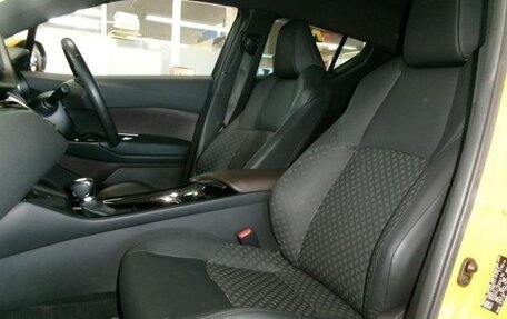 Toyota C-HR I рестайлинг, 2017 год, 1 500 000 рублей, 17 фотография