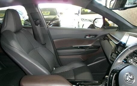 Toyota C-HR I рестайлинг, 2017 год, 1 500 000 рублей, 19 фотография