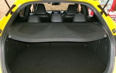 Toyota C-HR I рестайлинг, 2017 год, 1 500 000 рублей, 22 фотография