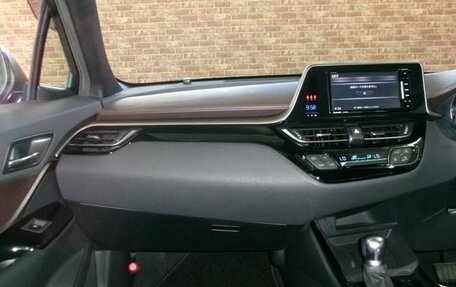 Toyota C-HR I рестайлинг, 2017 год, 1 500 000 рублей, 25 фотография