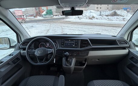 Volkswagen Caravelle T6 рестайлинг, 2020 год, 4 390 000 рублей, 21 фотография