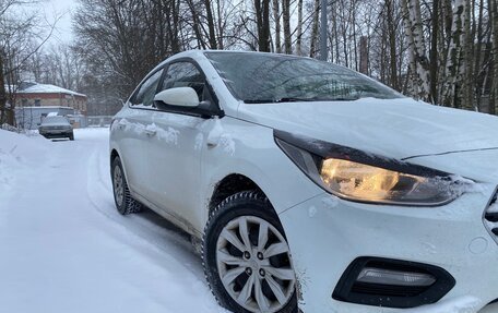 Hyundai Solaris II рестайлинг, 2018 год, 850 000 рублей, 4 фотография
