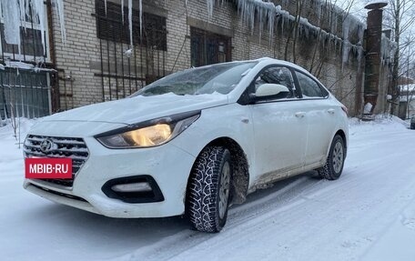Hyundai Solaris II рестайлинг, 2018 год, 850 000 рублей, 3 фотография