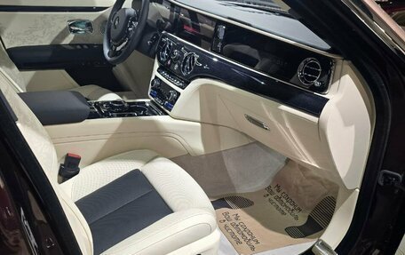 Rolls-Royce Ghost Series II рестайлинг, 2025 год, 54 000 000 рублей, 40 фотография