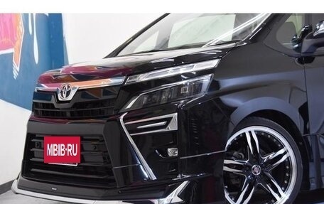 Toyota Voxy III, 2021 год, 1 920 000 рублей, 5 фотография