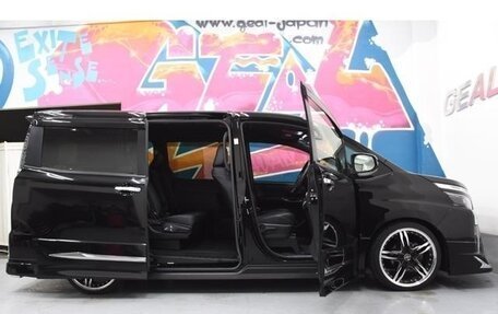 Toyota Voxy III, 2021 год, 1 920 000 рублей, 12 фотография