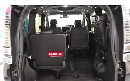 Toyota Voxy III, 2021 год, 1 920 000 рублей, 18 фотография