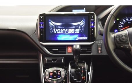 Toyota Voxy III, 2021 год, 1 920 000 рублей, 24 фотография