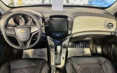 Chevrolet Cruze II, 2011 год, 699 000 рублей, 7 фотография