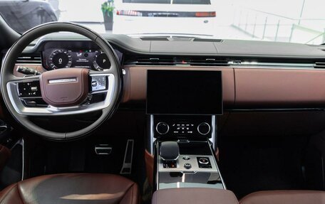 Land Rover Range Rover IV рестайлинг, 2025 год, 28 000 000 рублей, 7 фотография