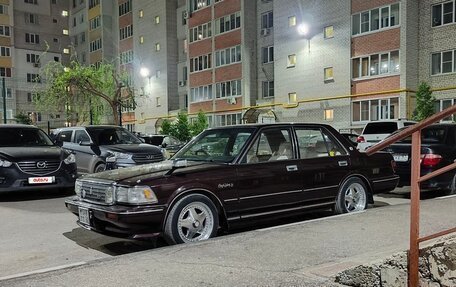 Toyota Crown, 1991 год, 700 000 рублей, 2 фотография