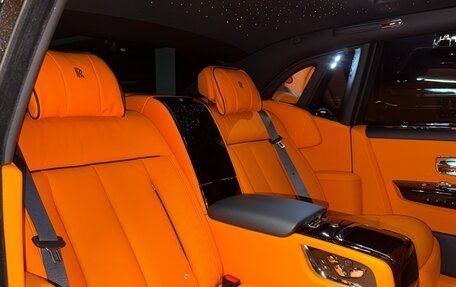 Rolls-Royce Phantom VIII, 2024 год, 65 000 000 рублей, 13 фотография