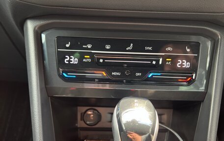 Volkswagen Tiguan II, 2021 год, 2 400 000 рублей, 8 фотография