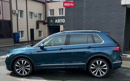 Volkswagen Tiguan II, 2021 год, 2 400 000 рублей, 2 фотография