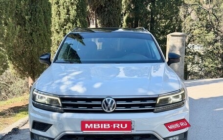 Volkswagen Tiguan II, 2018 год, 3 200 000 рублей, 1 фотография