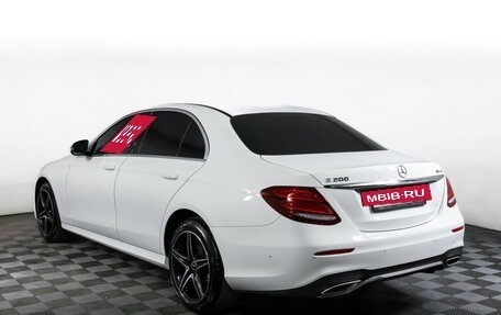 Mercedes-Benz E-Класс, 2020 год, 4 290 000 рублей, 7 фотография