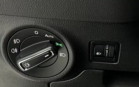 Skoda Karoq I, 2022 год, 1 990 000 рублей, 13 фотография