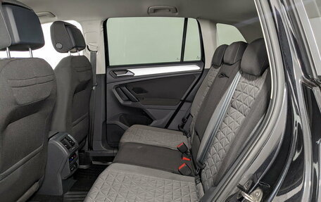 Volkswagen Tiguan II, 2021 год, 2 900 000 рублей, 11 фотография