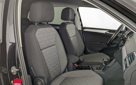 Volkswagen Tiguan II, 2021 год, 2 900 000 рублей, 21 фотография