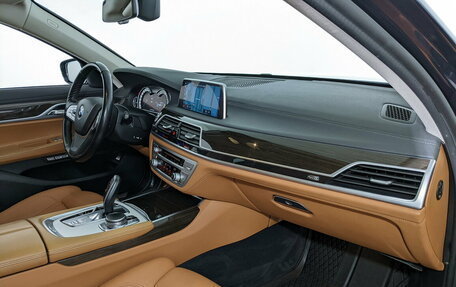 BMW 7 серия, 2016 год, 3 490 000 рублей, 11 фотография