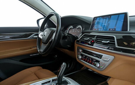 BMW 7 серия, 2016 год, 3 490 000 рублей, 29 фотография