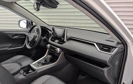 Toyota RAV4, 2020 год, 3 750 000 рублей, 11 фотография