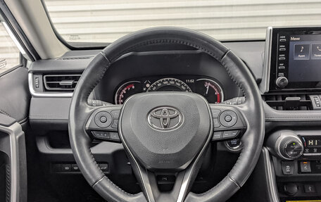 Toyota RAV4, 2020 год, 3 750 000 рублей, 22 фотография