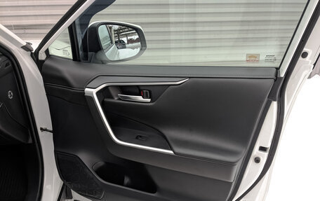 Toyota RAV4, 2020 год, 3 750 000 рублей, 24 фотография