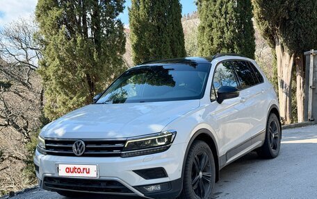 Volkswagen Tiguan II, 2018 год, 3 200 000 рублей, 2 фотография