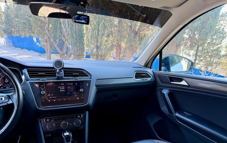 Volkswagen Tiguan II, 2018 год, 3 200 000 рублей, 11 фотография