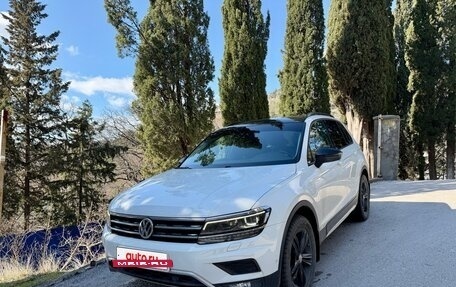 Volkswagen Tiguan II, 2018 год, 3 200 000 рублей, 5 фотография