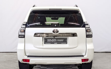 Toyota Land Cruiser Prado 150 рестайлинг 2, 2021 год, 7 350 000 рублей, 6 фотография