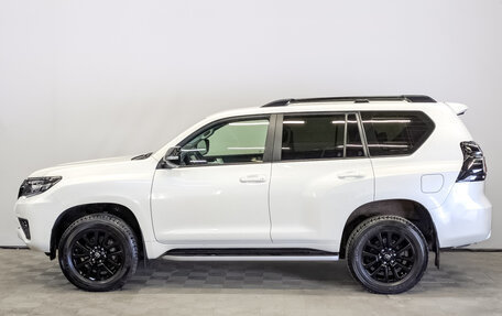 Toyota Land Cruiser Prado 150 рестайлинг 2, 2021 год, 7 350 000 рублей, 8 фотография