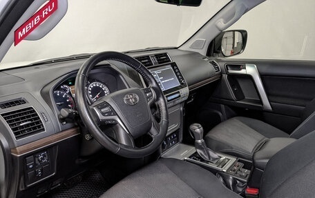 Toyota Land Cruiser Prado 150 рестайлинг 2, 2021 год, 7 350 000 рублей, 16 фотография