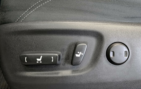 Toyota Land Cruiser Prado 150 рестайлинг 2, 2021 год, 7 350 000 рублей, 21 фотография