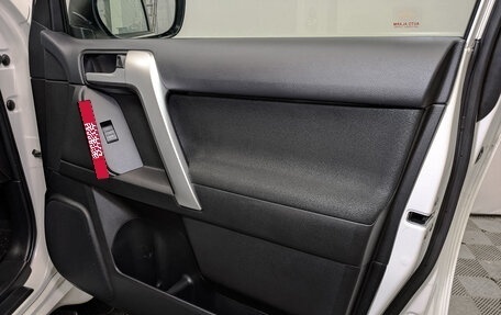 Toyota Land Cruiser Prado 150 рестайлинг 2, 2021 год, 7 350 000 рублей, 24 фотография